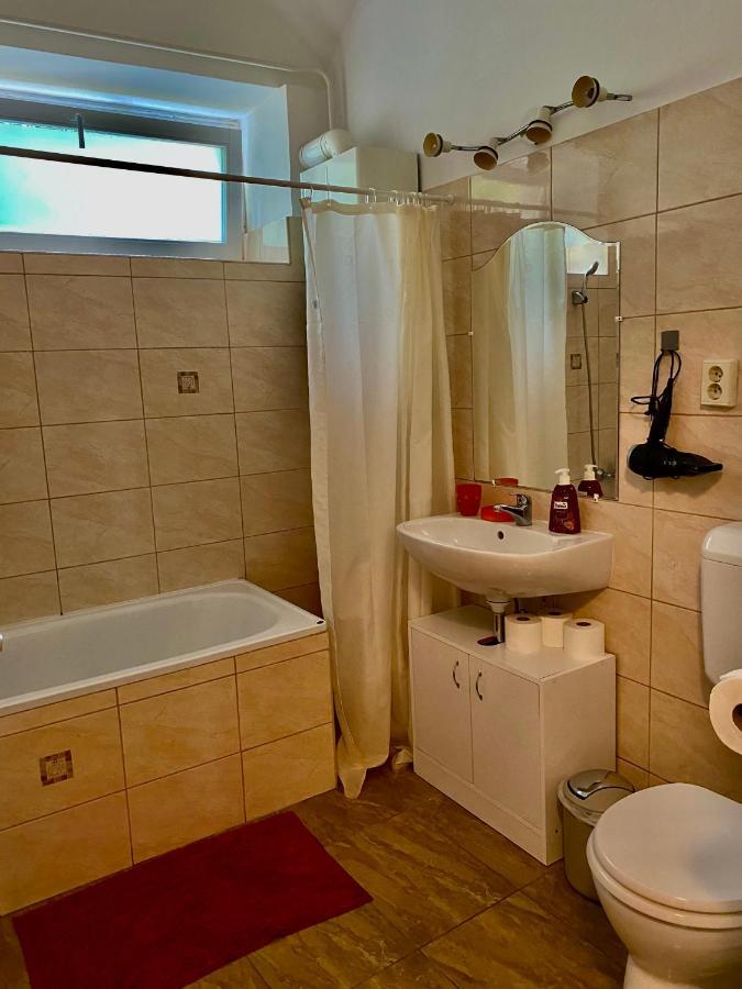 Grande Familia Apartman Lägenhet Eger Exteriör bild